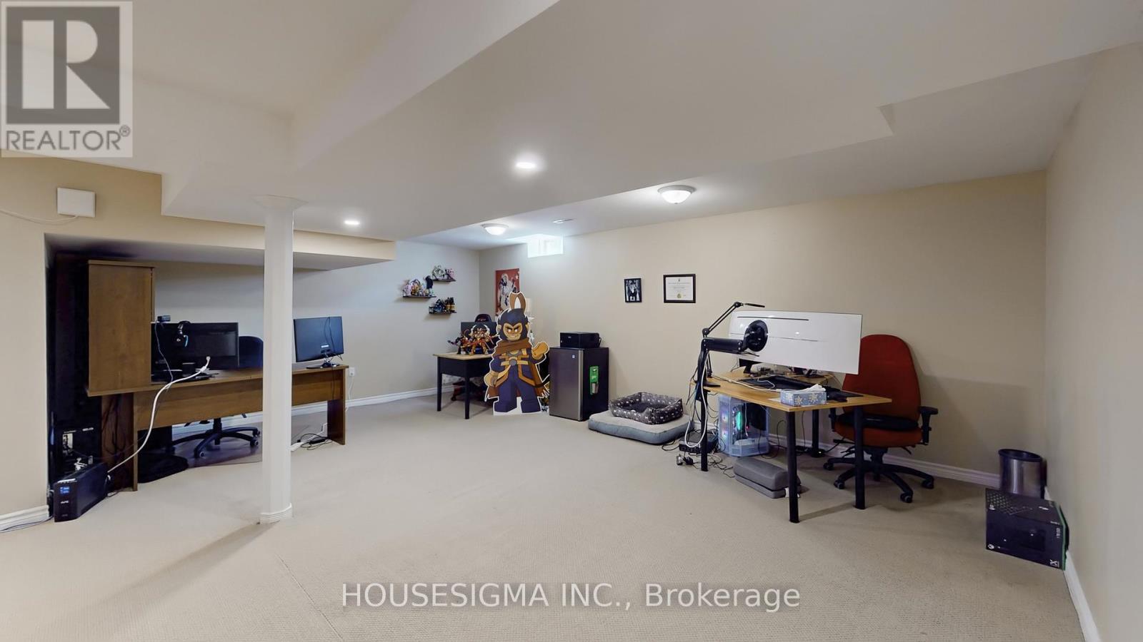 32 WILLOUGHBY WAY - 29