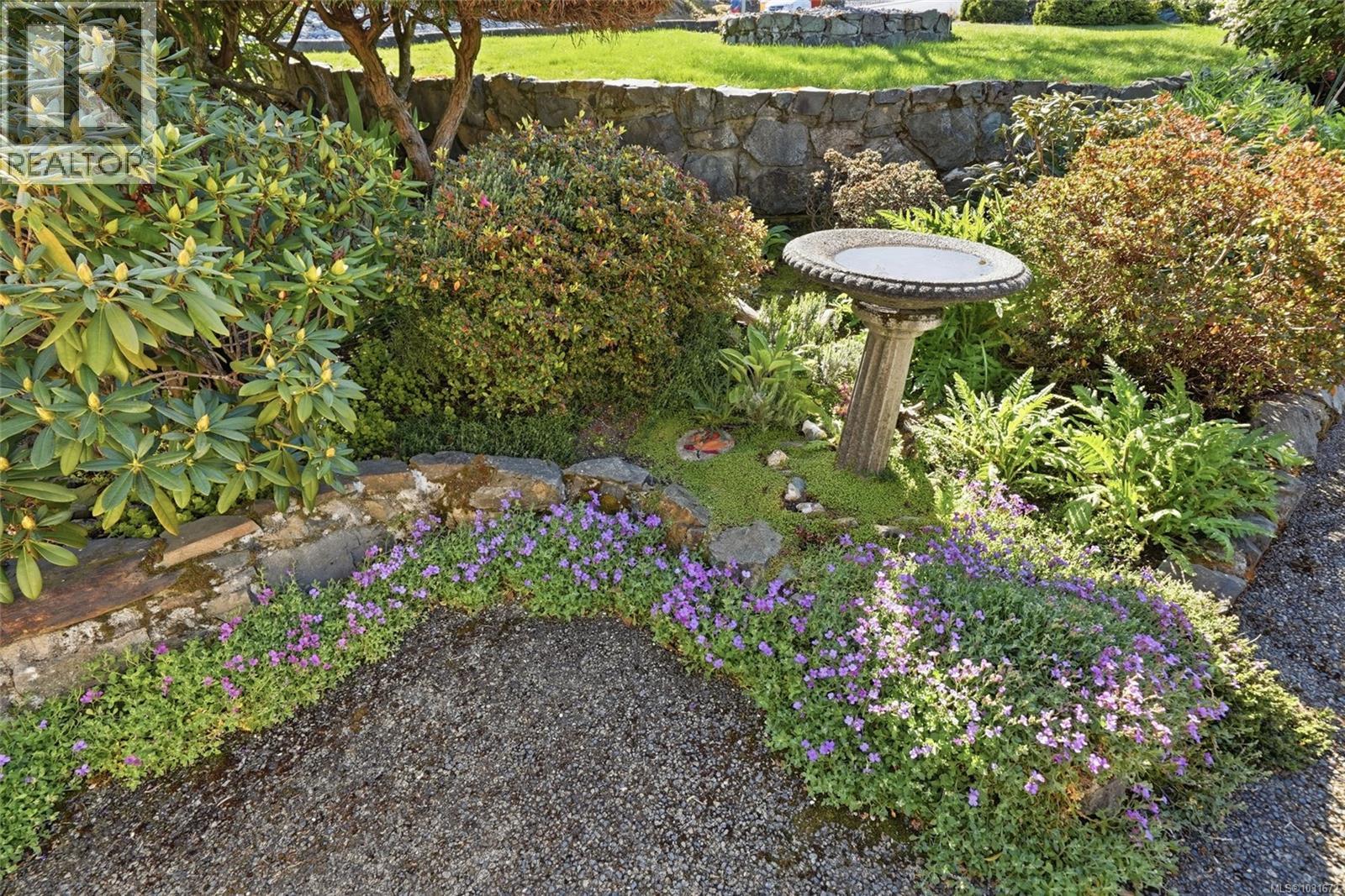 136 Heritage Dr - 53