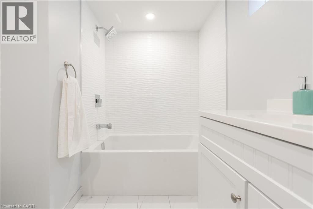 58 SANDALWOOD Avenue — photo 34