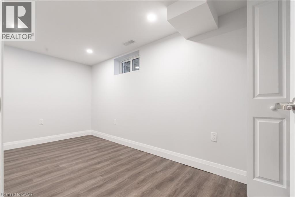58 SANDALWOOD Avenue — photo 38