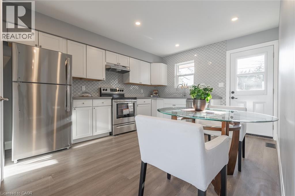 58 SANDALWOOD Avenue — photo 9