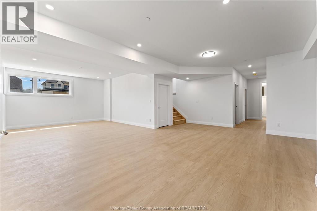 8312 ANNIE — photo 21