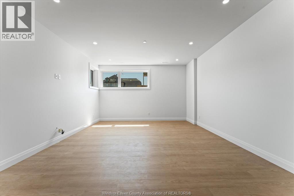 8312 ANNIE — photo 24