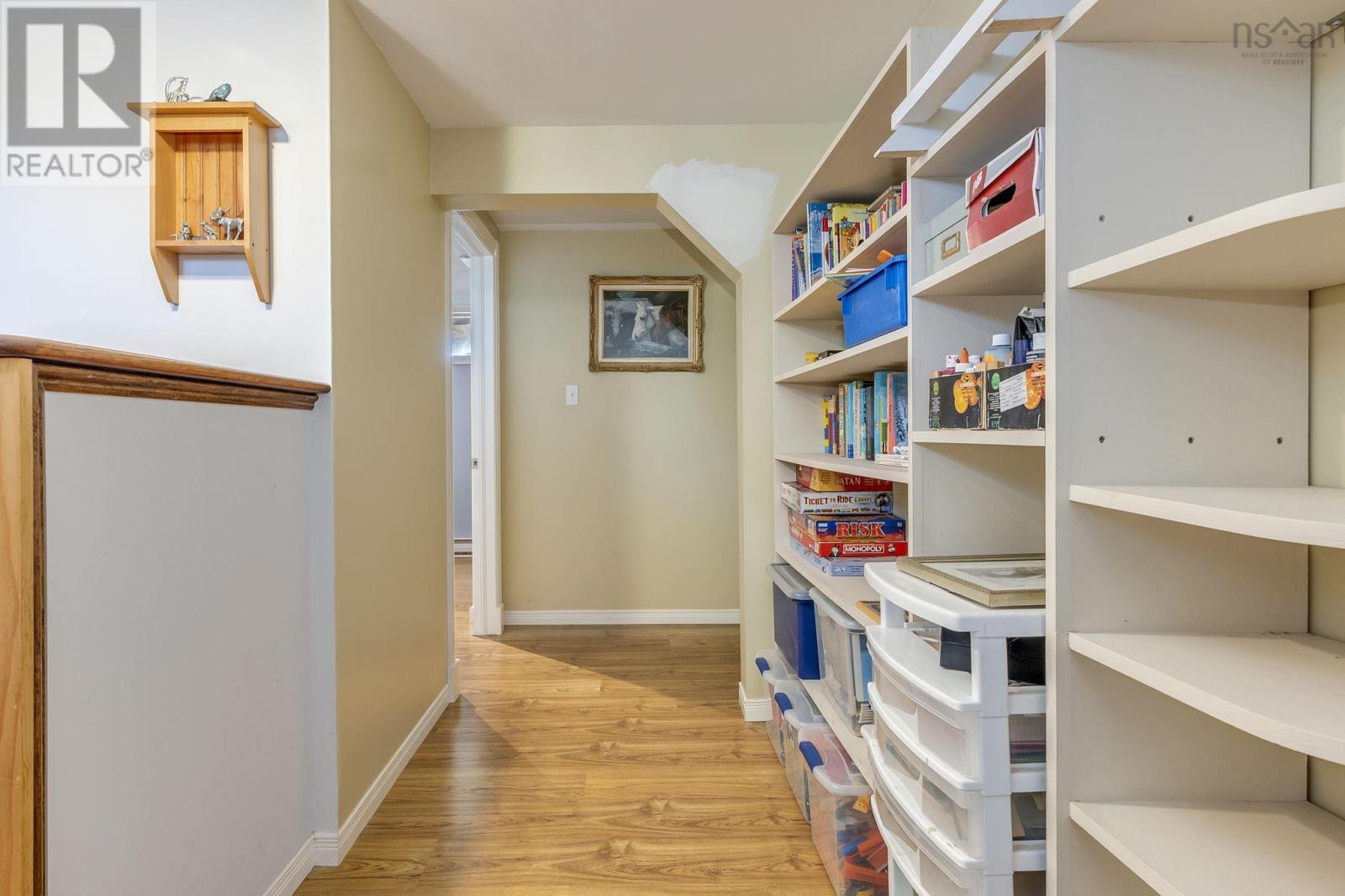 Property 28 of 50 of 504 Northwest Road