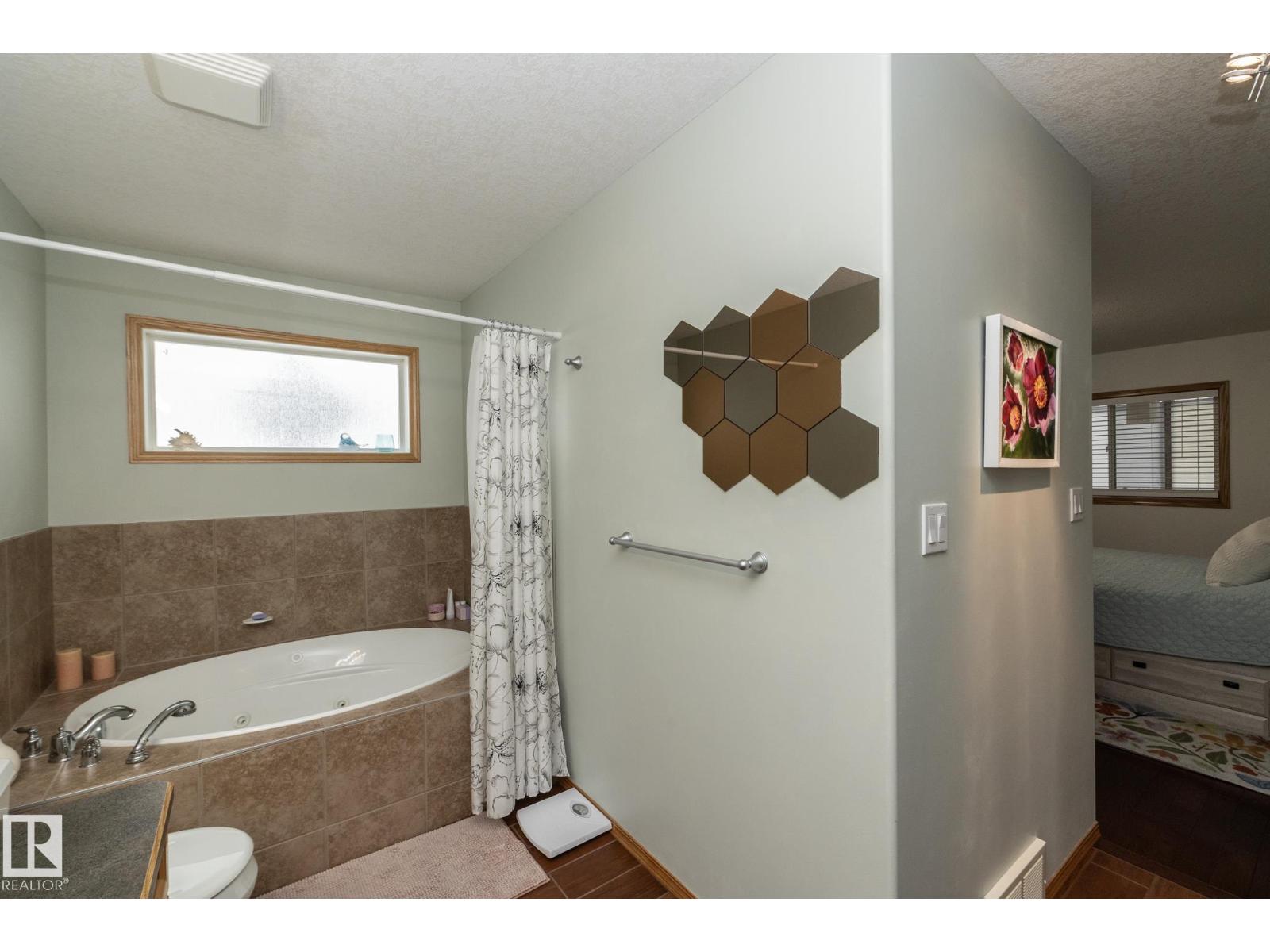 855 OAKLAND PL, Devon