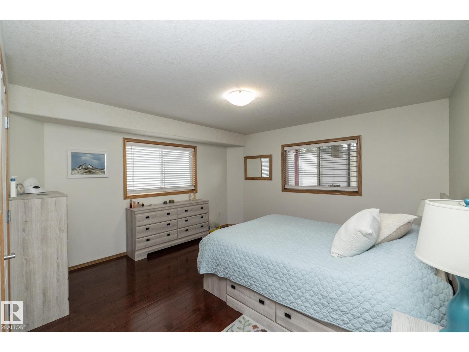 855 OAKLAND PL, Devon