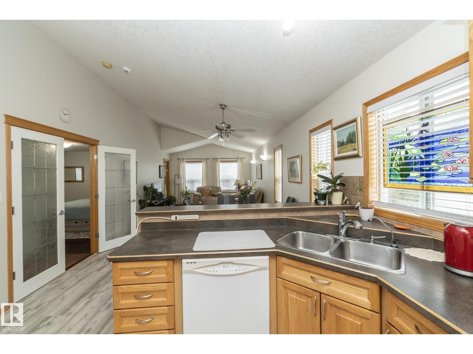 855 OAKLAND PL, Devon