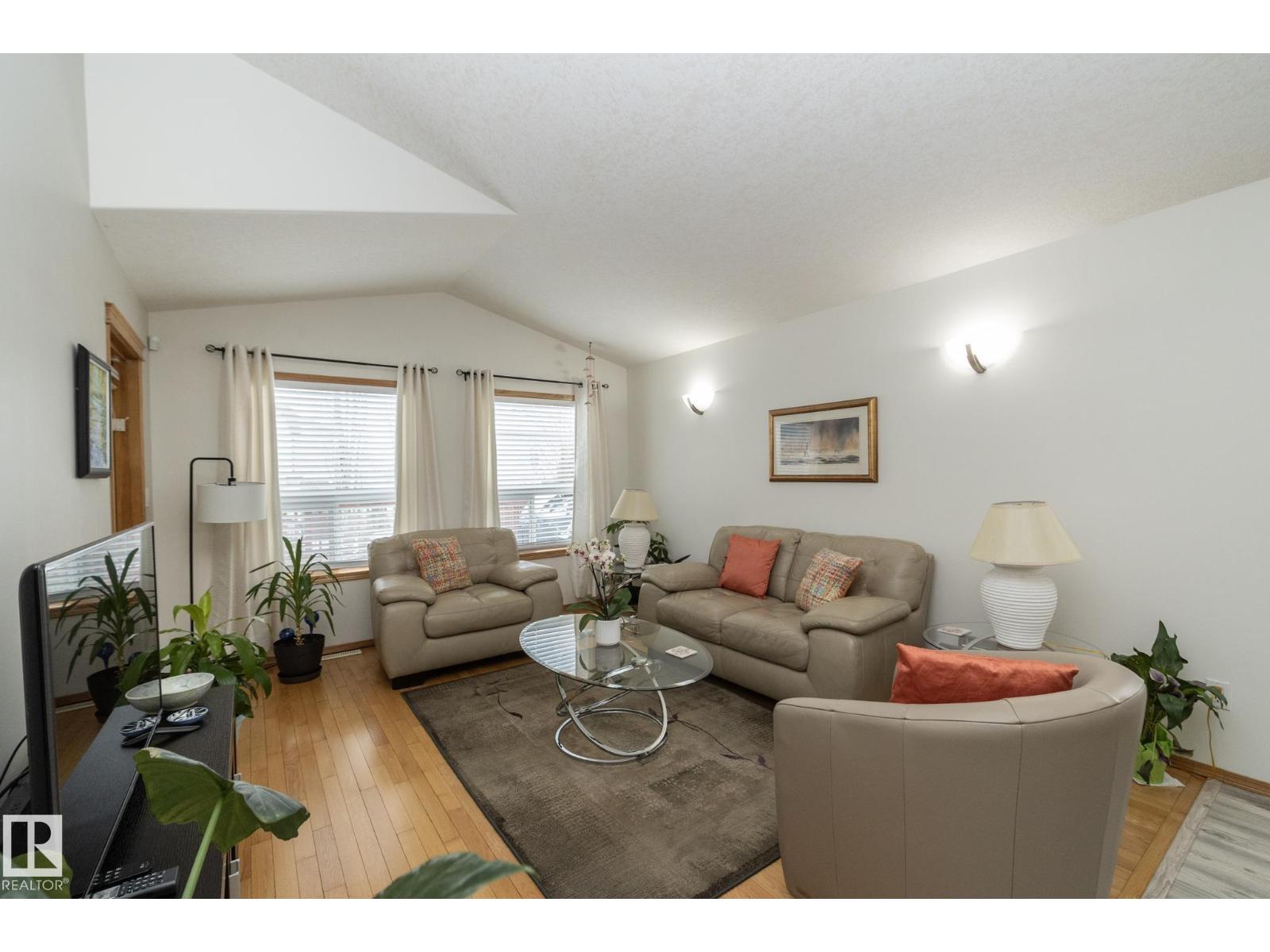 855 OAKLAND PL, Devon