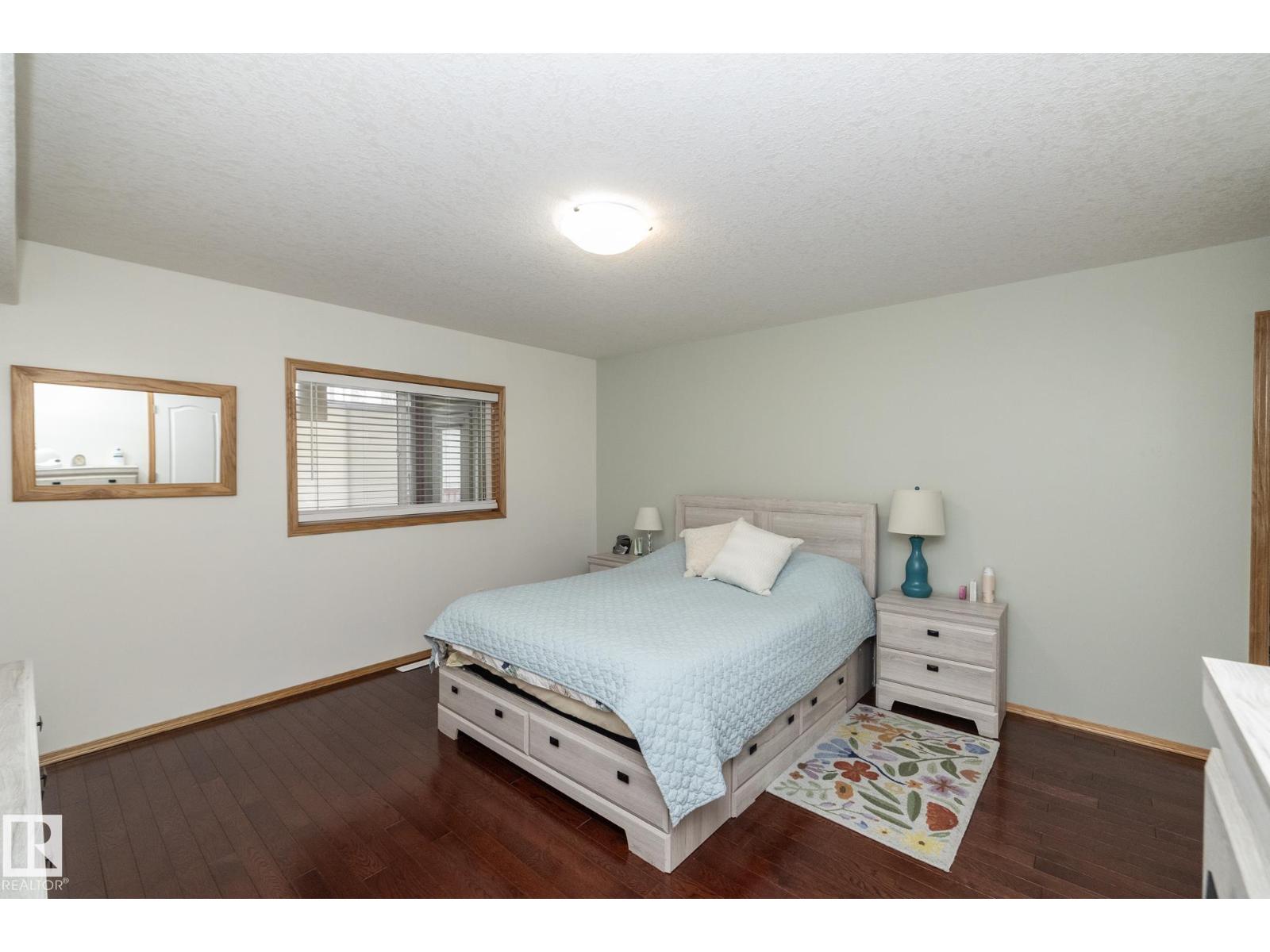 855 OAKLAND PL, Devon