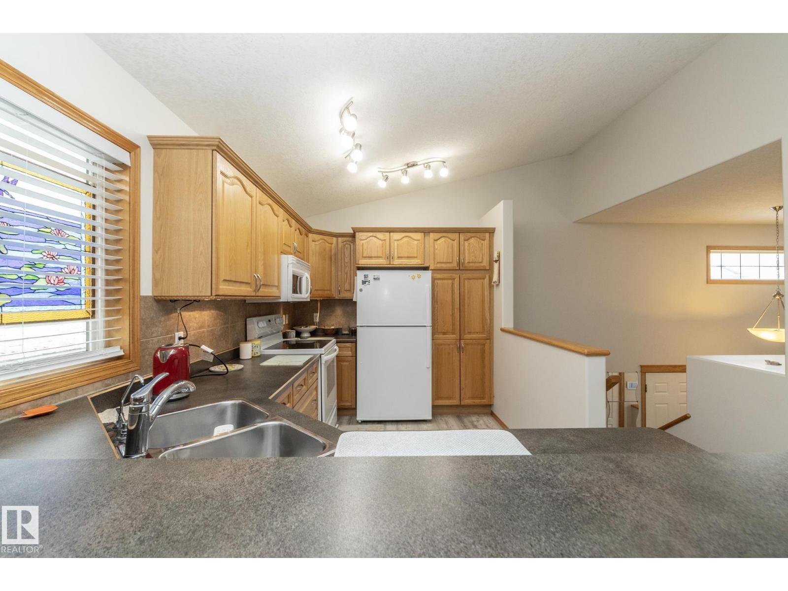 855 OAKLAND PL, Devon