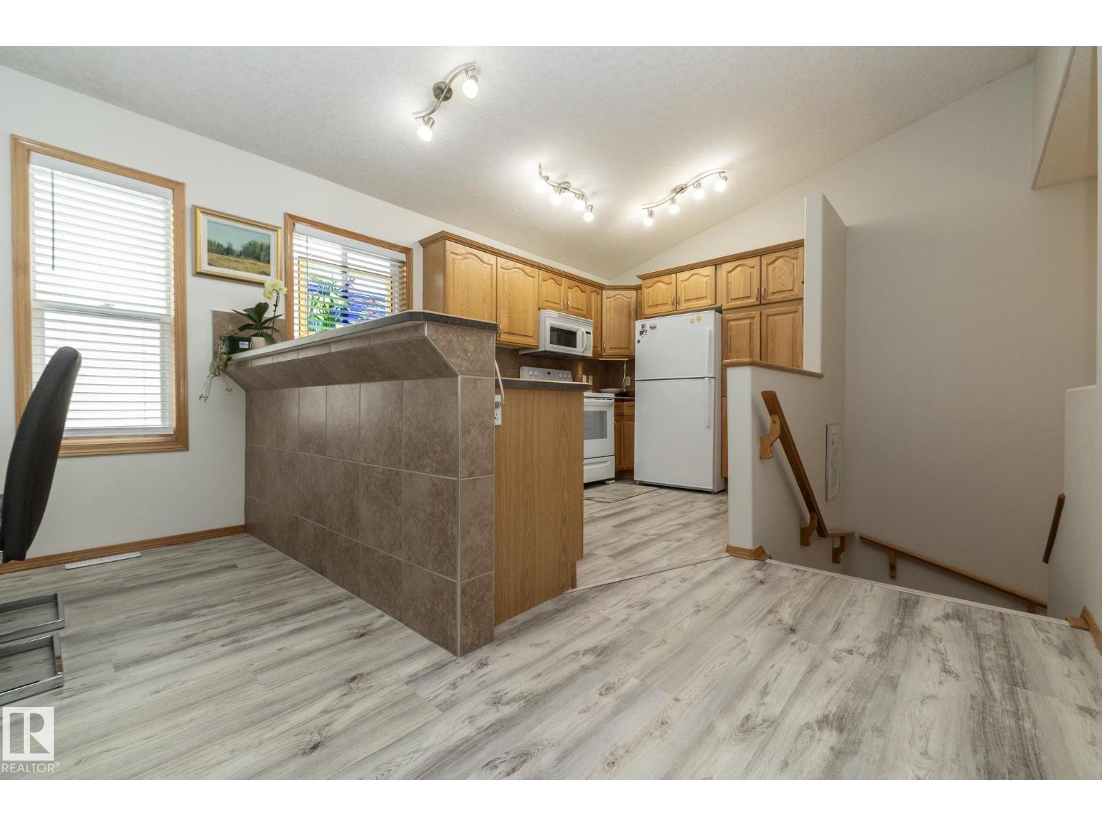 855 OAKLAND PL, Devon