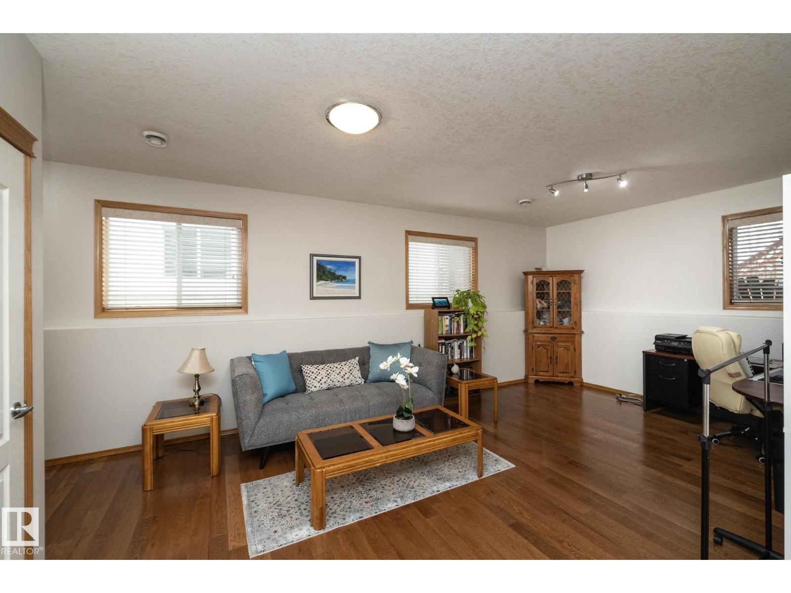 855 OAKLAND PL, Devon