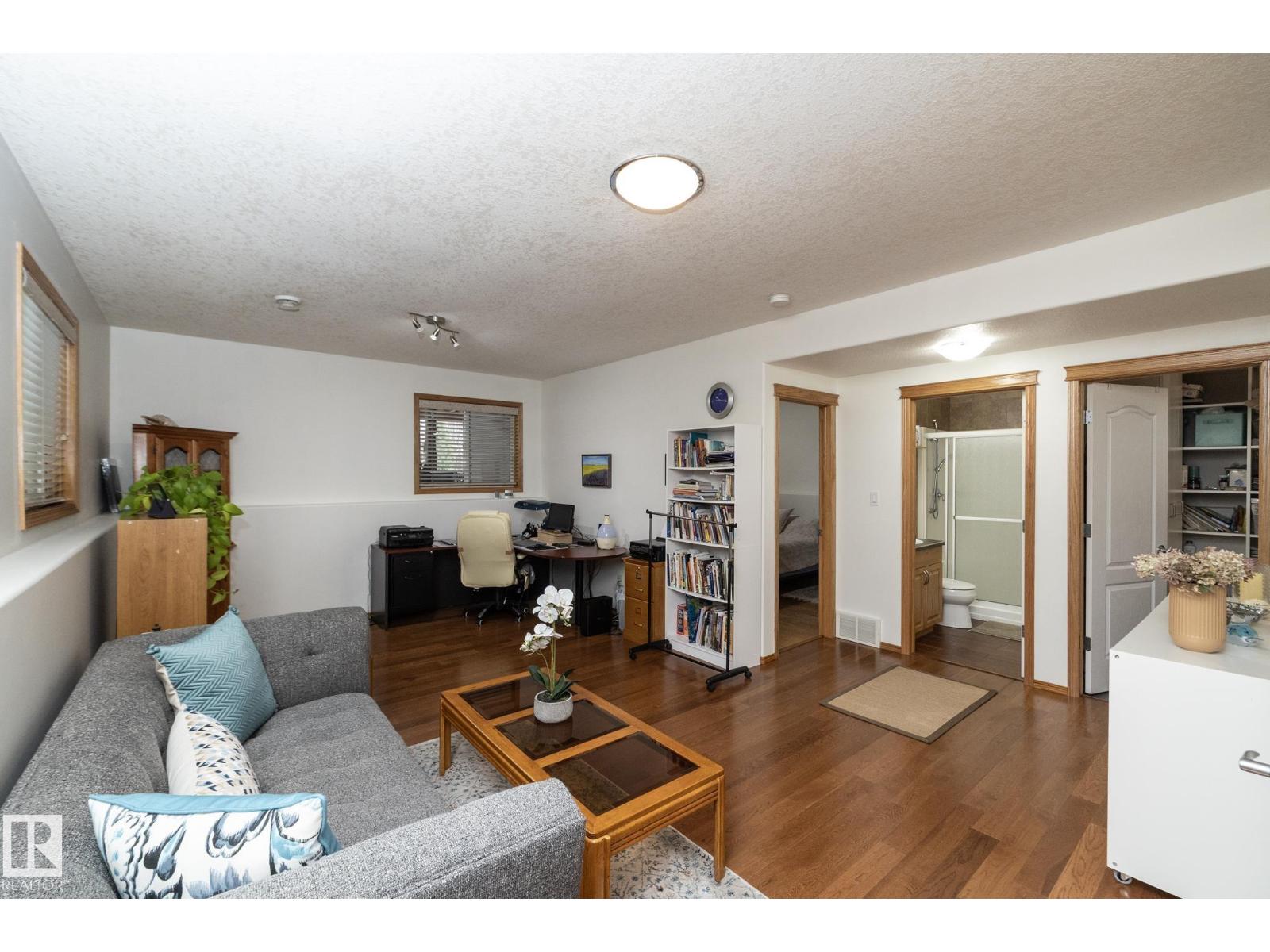 855 OAKLAND PL, Devon