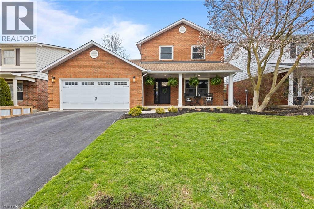 7 COLONIAL Crescent - 1