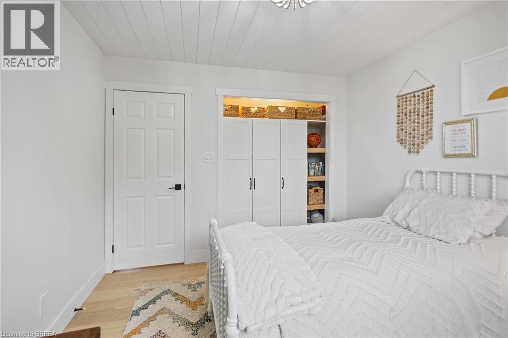 7 COLONIAL Crescent - 26