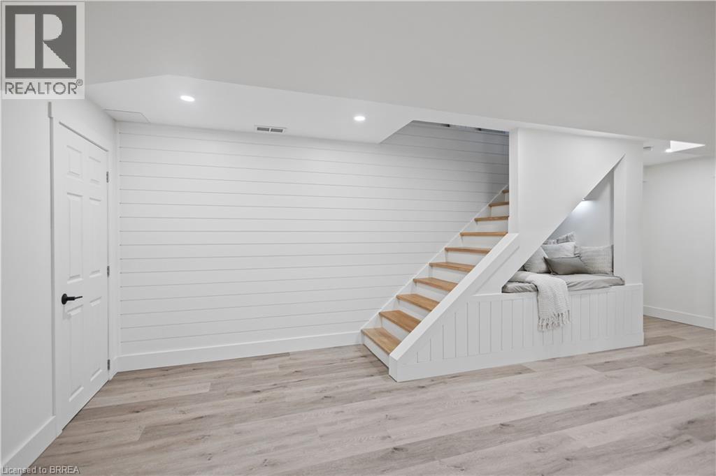 7 COLONIAL Crescent - 30