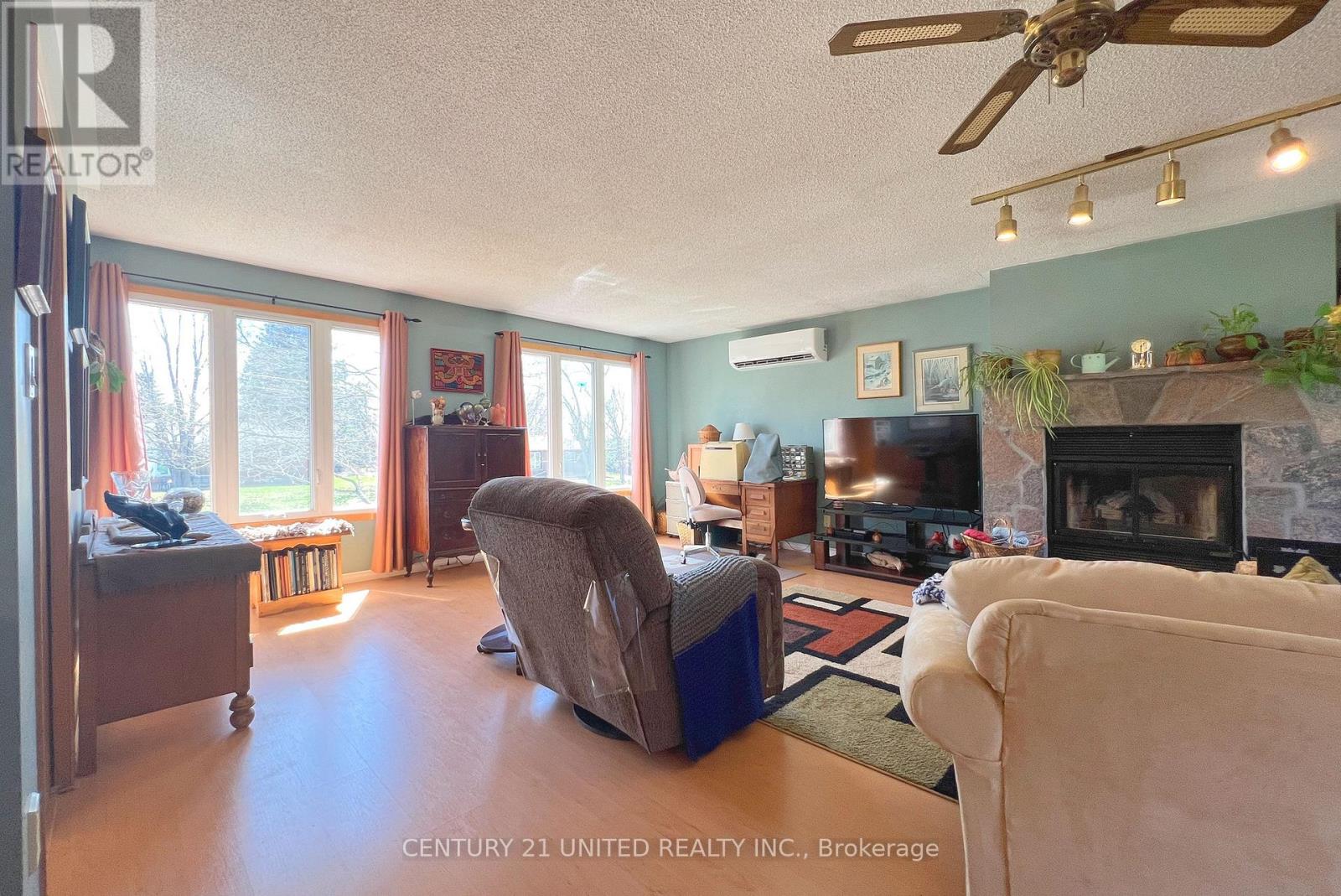 316 LEON AVENUE — photo 19