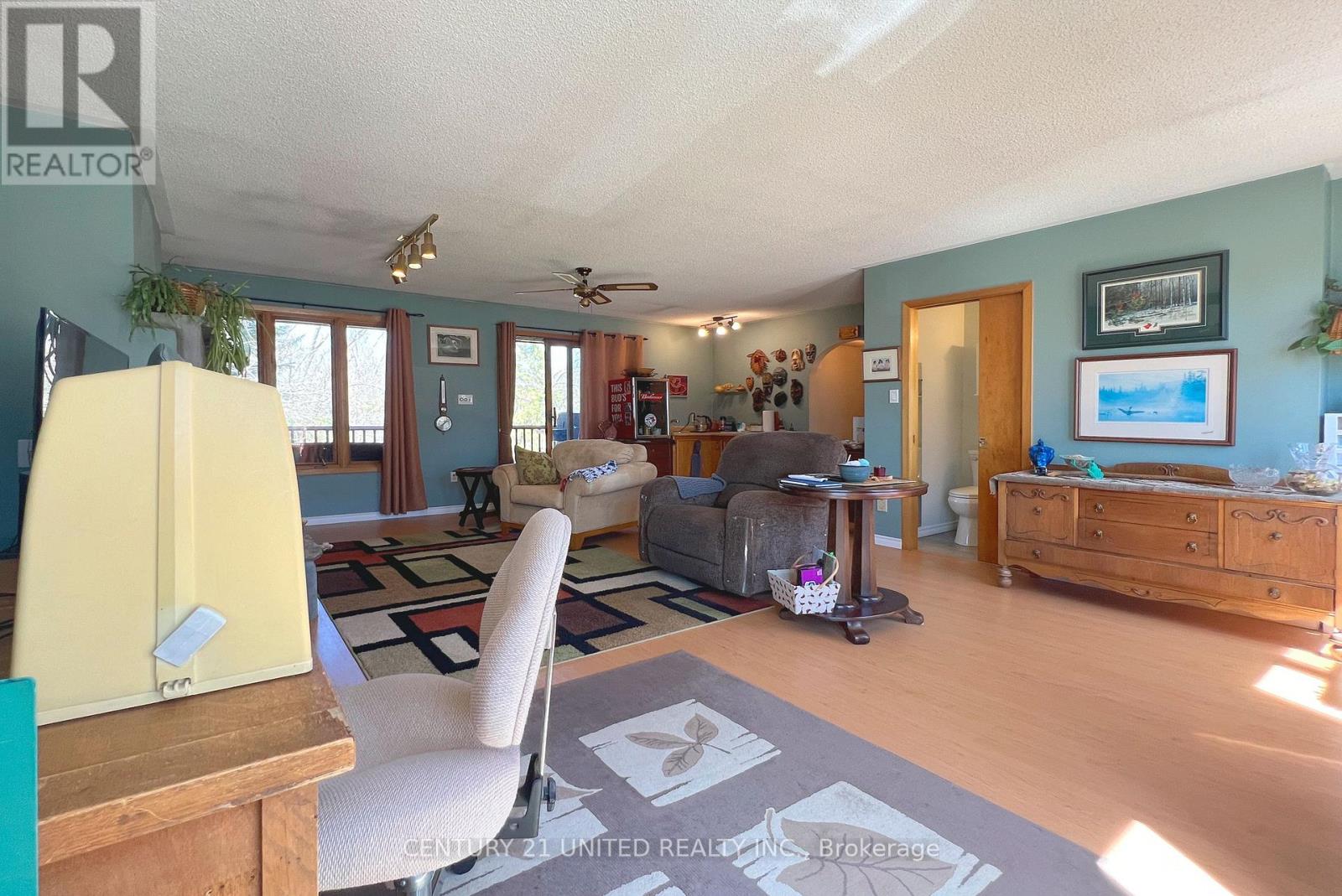 316 LEON AVENUE — photo 17