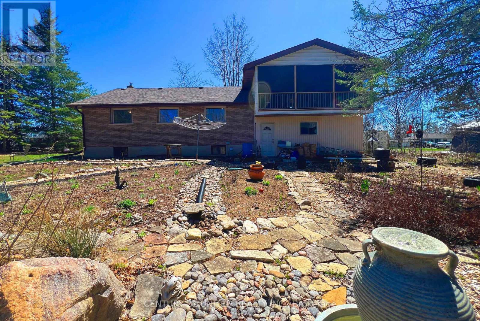 316 LEON AVENUE — photo 26