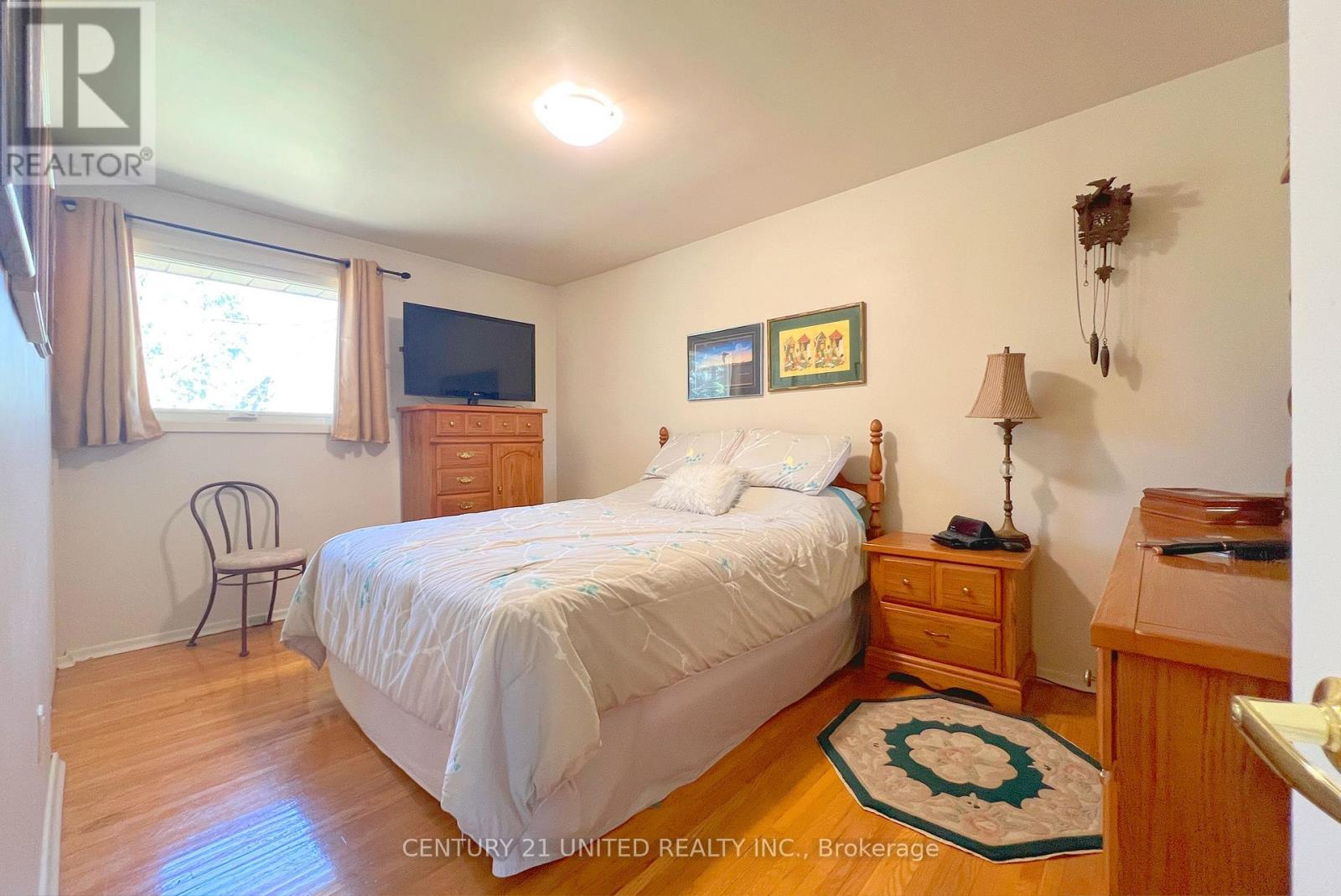 316 LEON AVENUE — photo 8