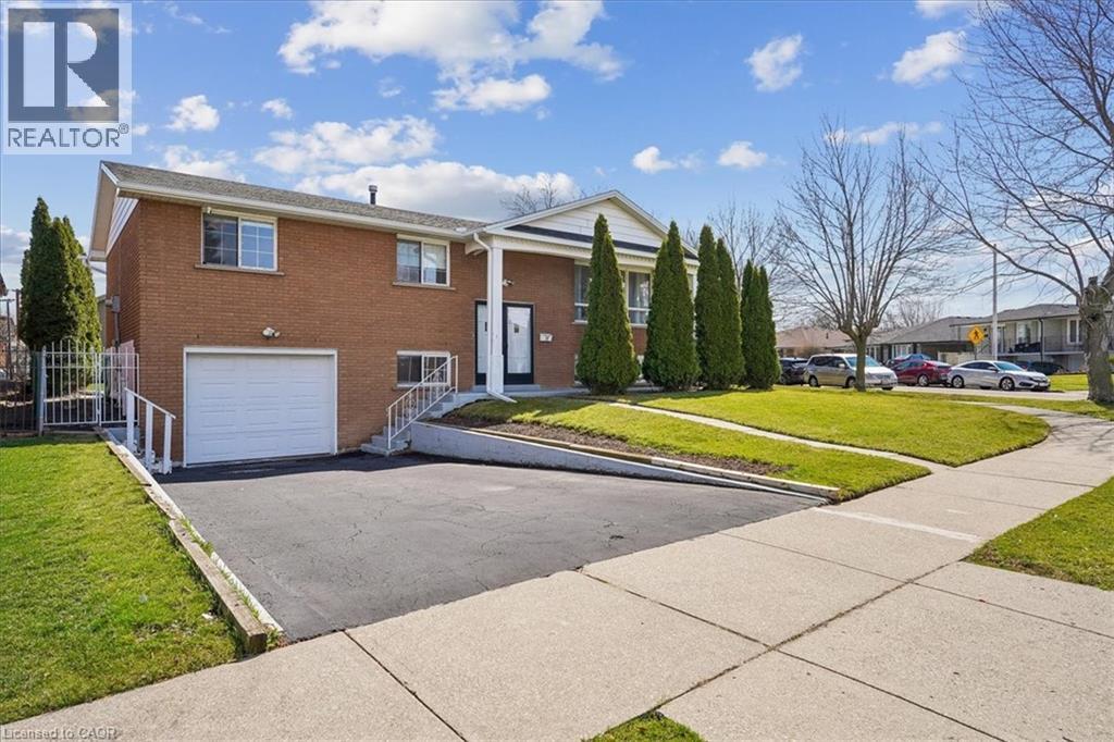 72 EASTBURY Drive — photo 4