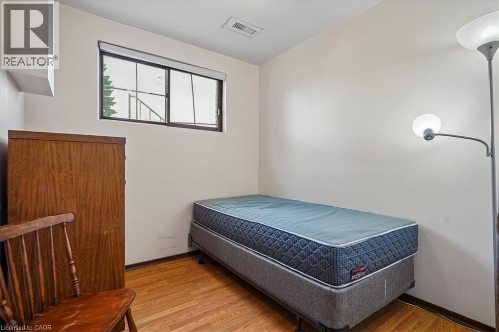 72 EASTBURY Drive — photo 25