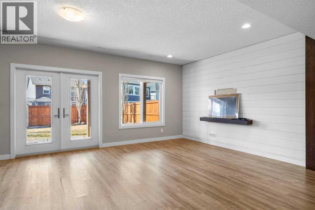 82 Cranbrook Crescent SE — photo 38