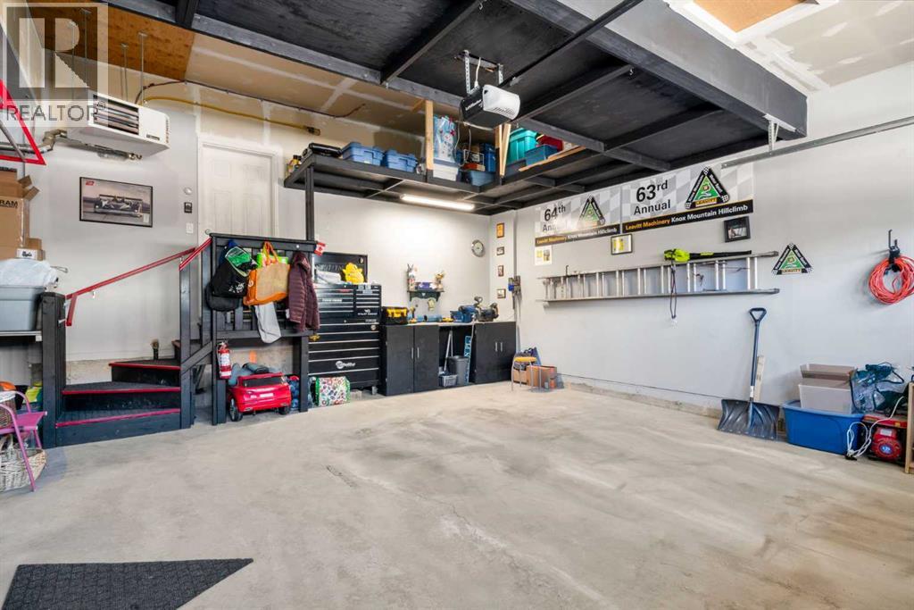 82 Cranbrook Crescent SE — photo 47