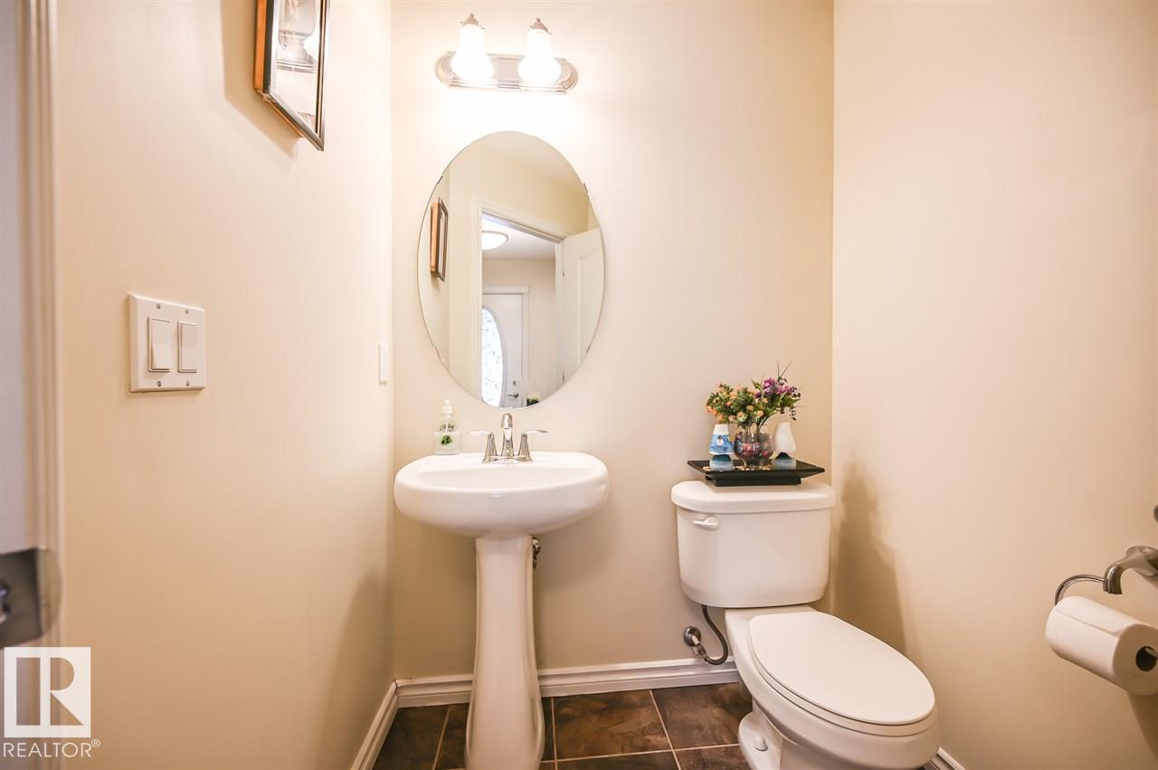 11425 14 AV SW, Edmonton