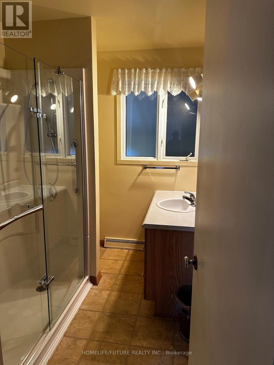 822 ALICE STREET - 8