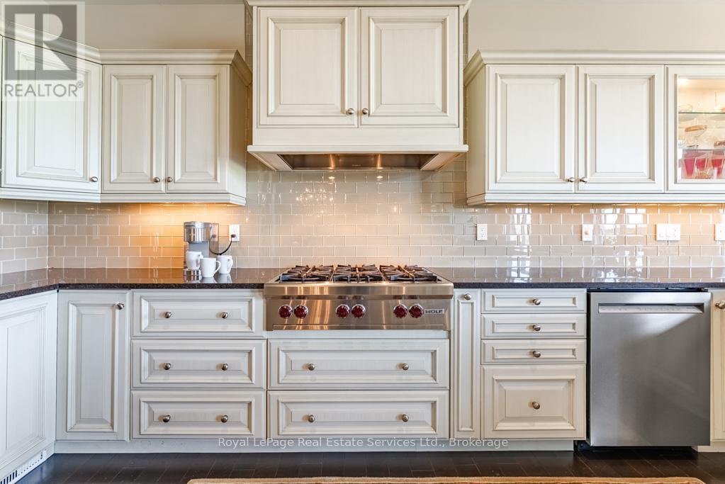 365 ROBINSON ROAD — photo 20
