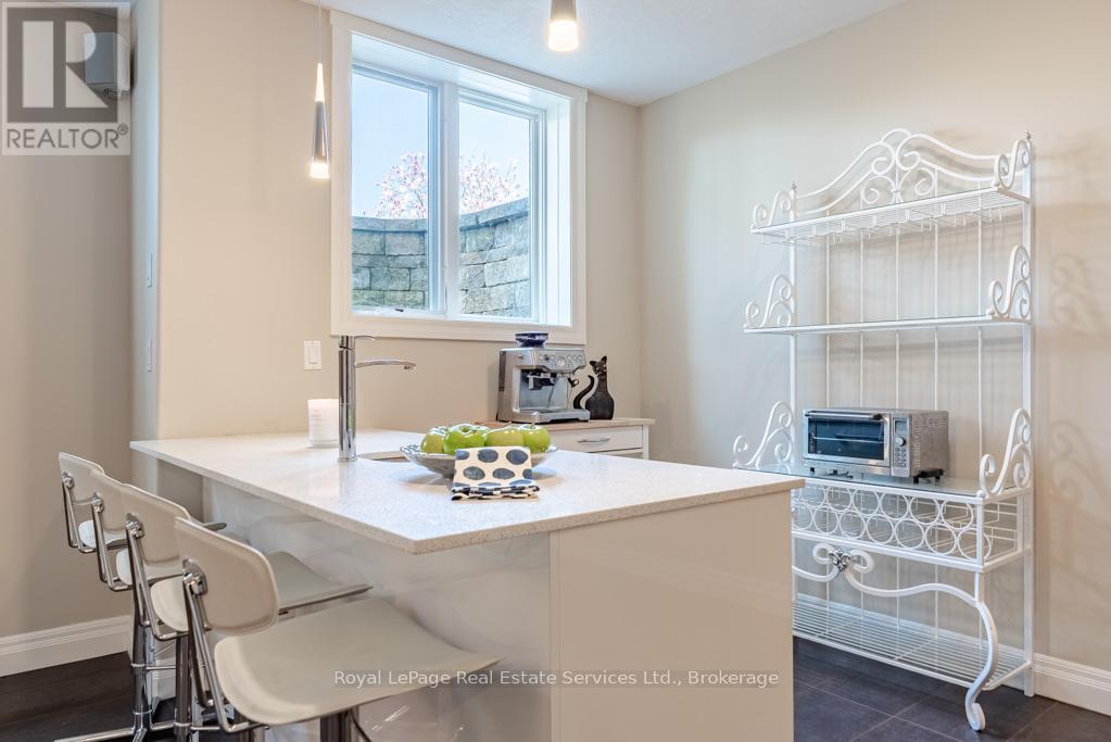 365 ROBINSON ROAD — photo 36