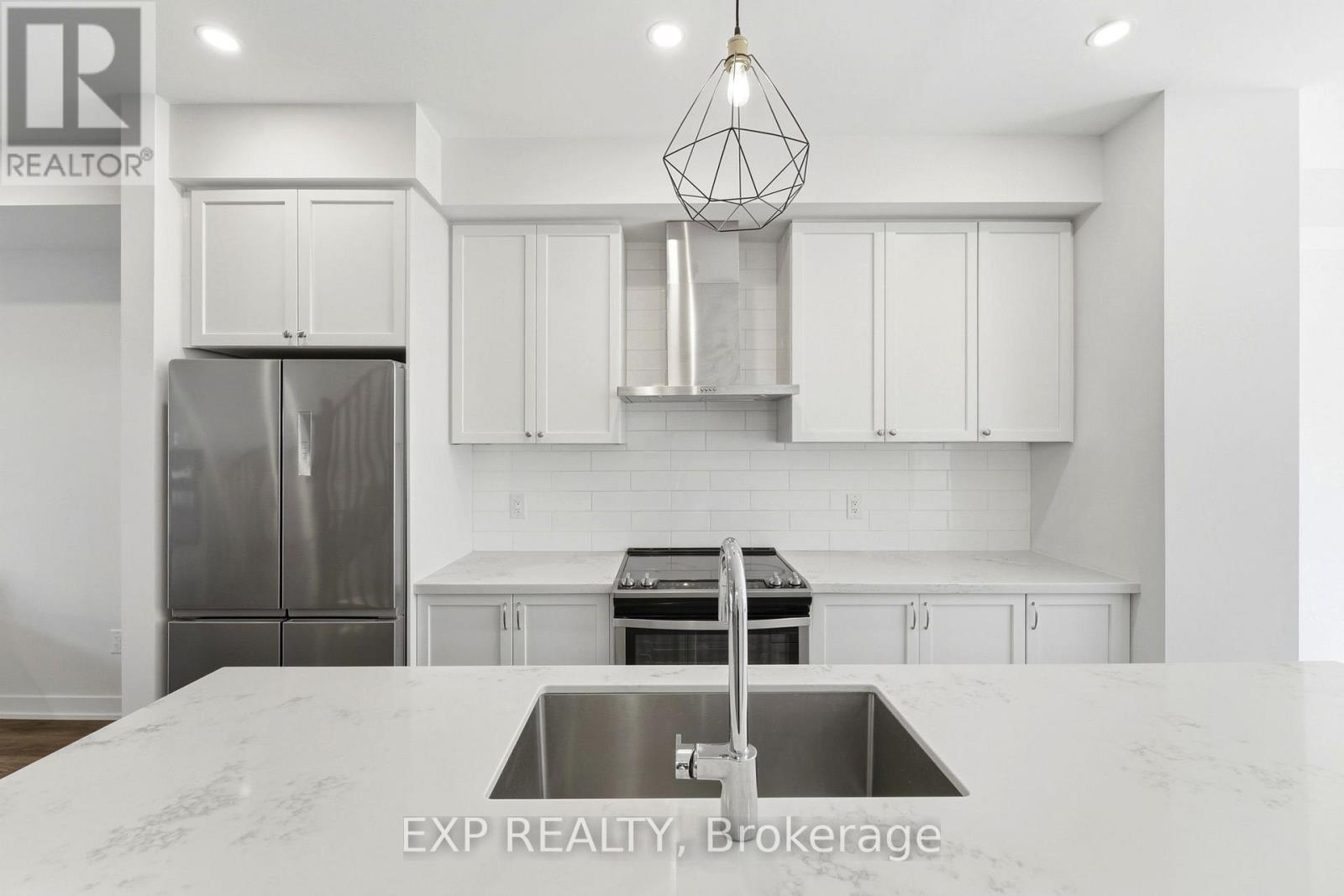 19 MARKLE CRESCENT - 12