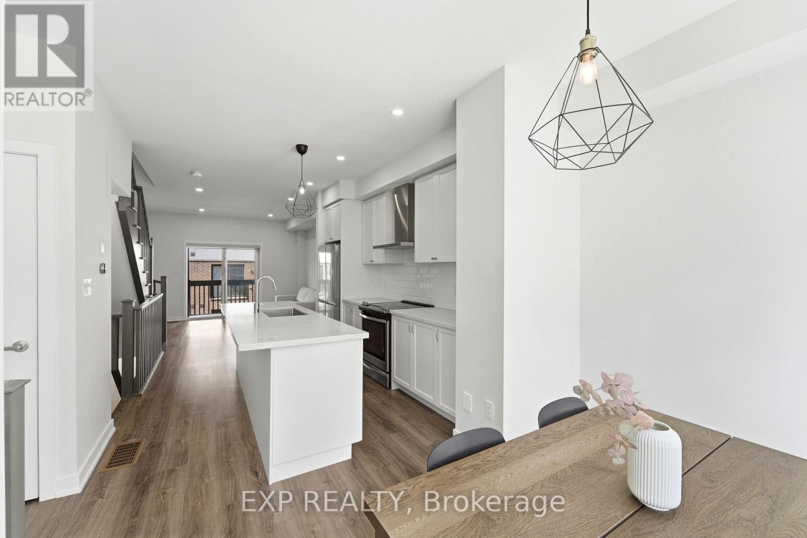 19 MARKLE CRESCENT - 16