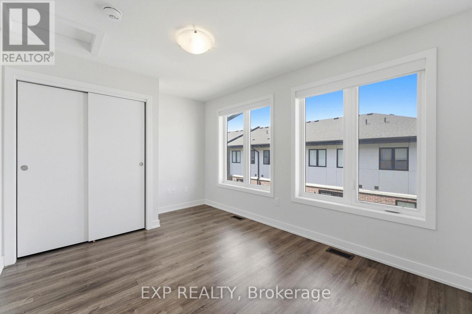 19 MARKLE CRESCENT - 25