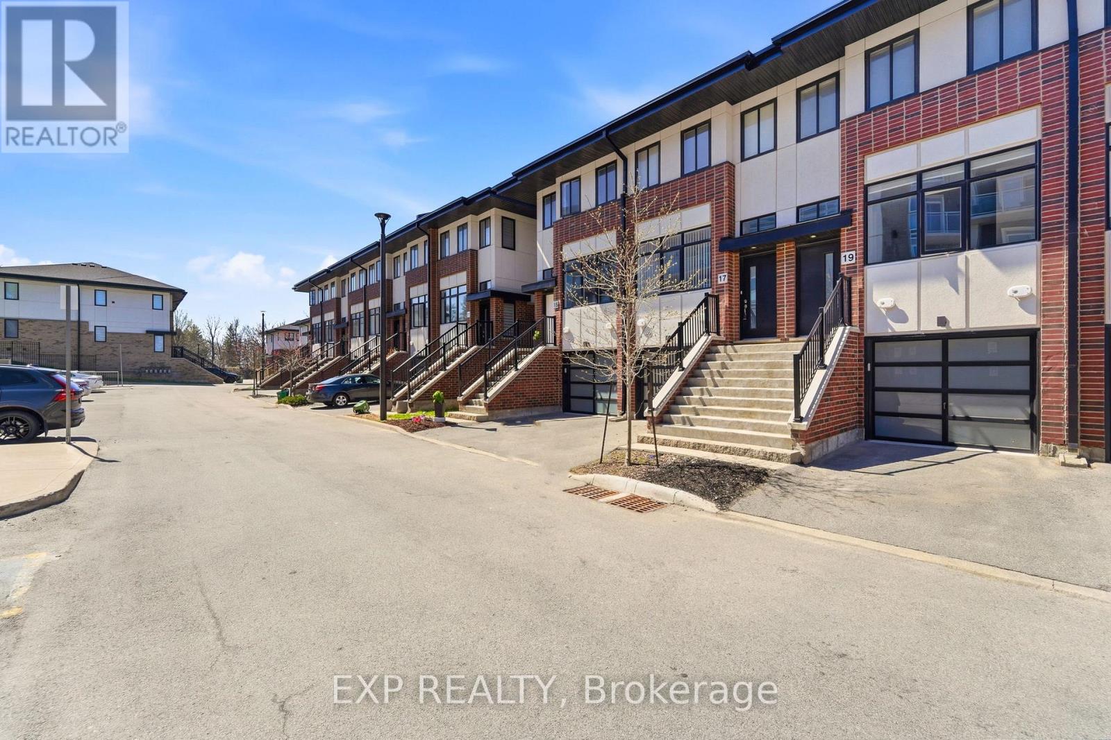 19 MARKLE CRESCENT - 3