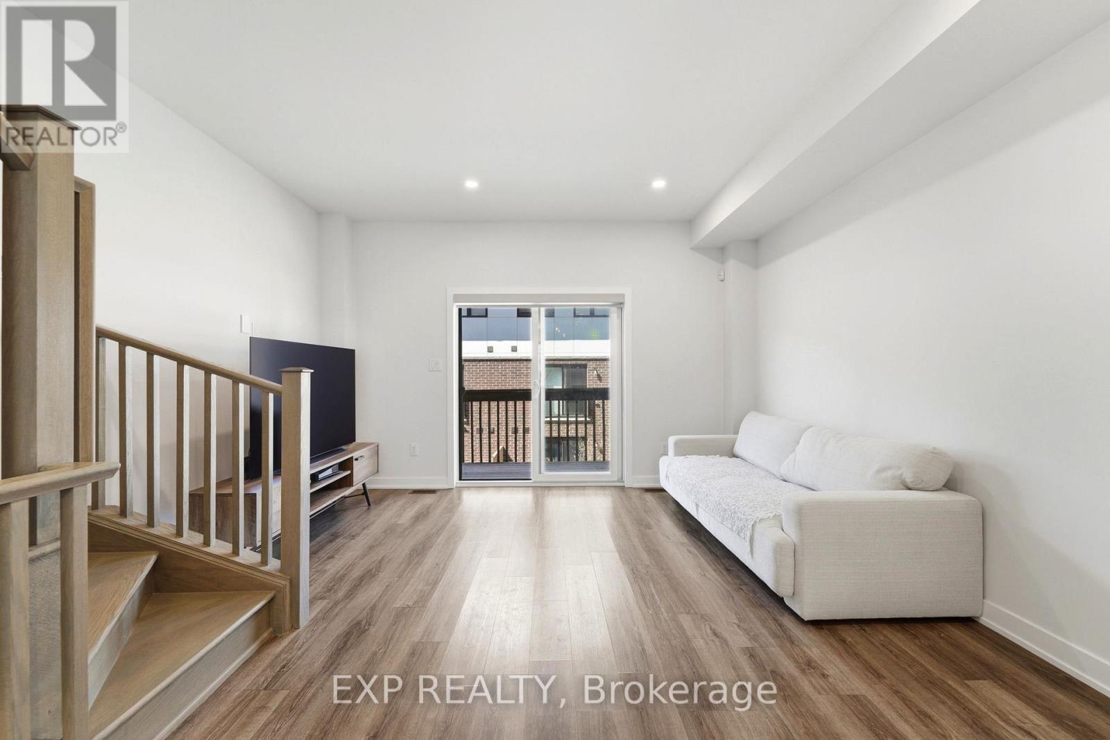 19 MARKLE CRESCENT - 5