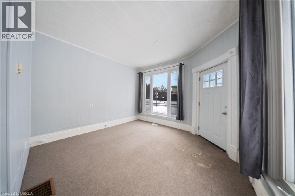 74 ERIE Avenue, Brantford, Ontario, N3S2E9 — Photo 5