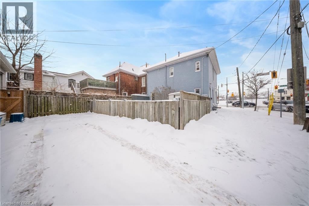 74 ERIE Avenue, Brantford, Ontario, N3S2E9 — Photo 24