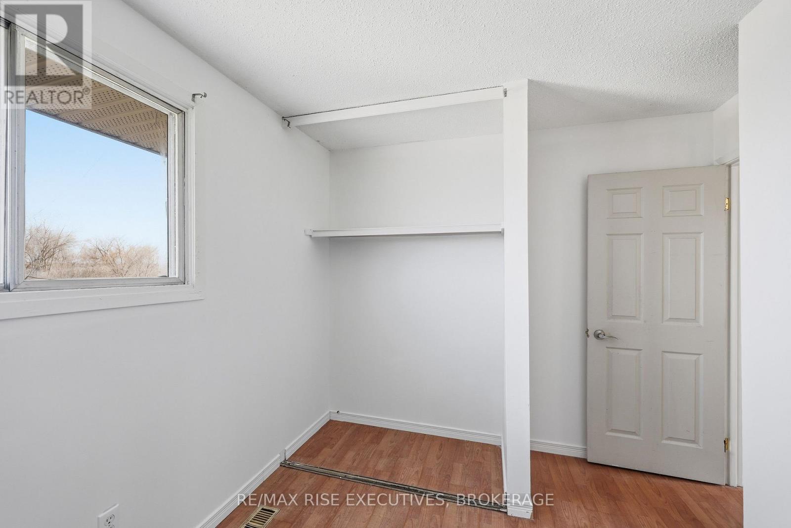 75 WYCLIFFE CRESCENT - 24