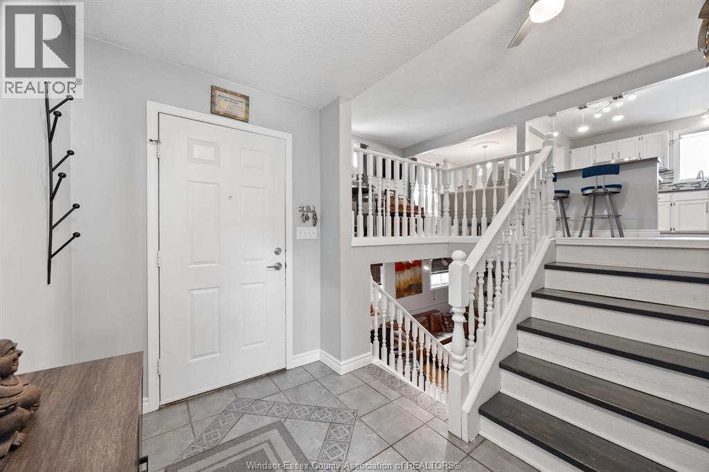 2055 GRAND MARAIS ROAD West — photo 10