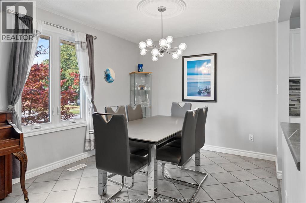 2055 GRAND MARAIS ROAD West — photo 15