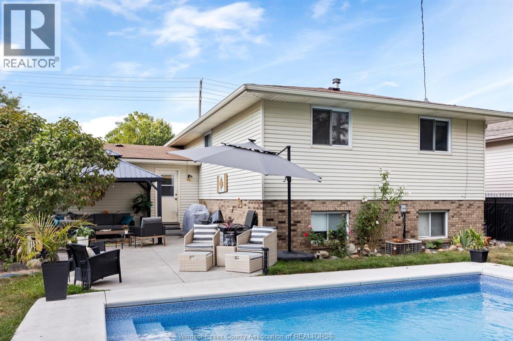 2055 GRAND MARAIS ROAD West — photo 30