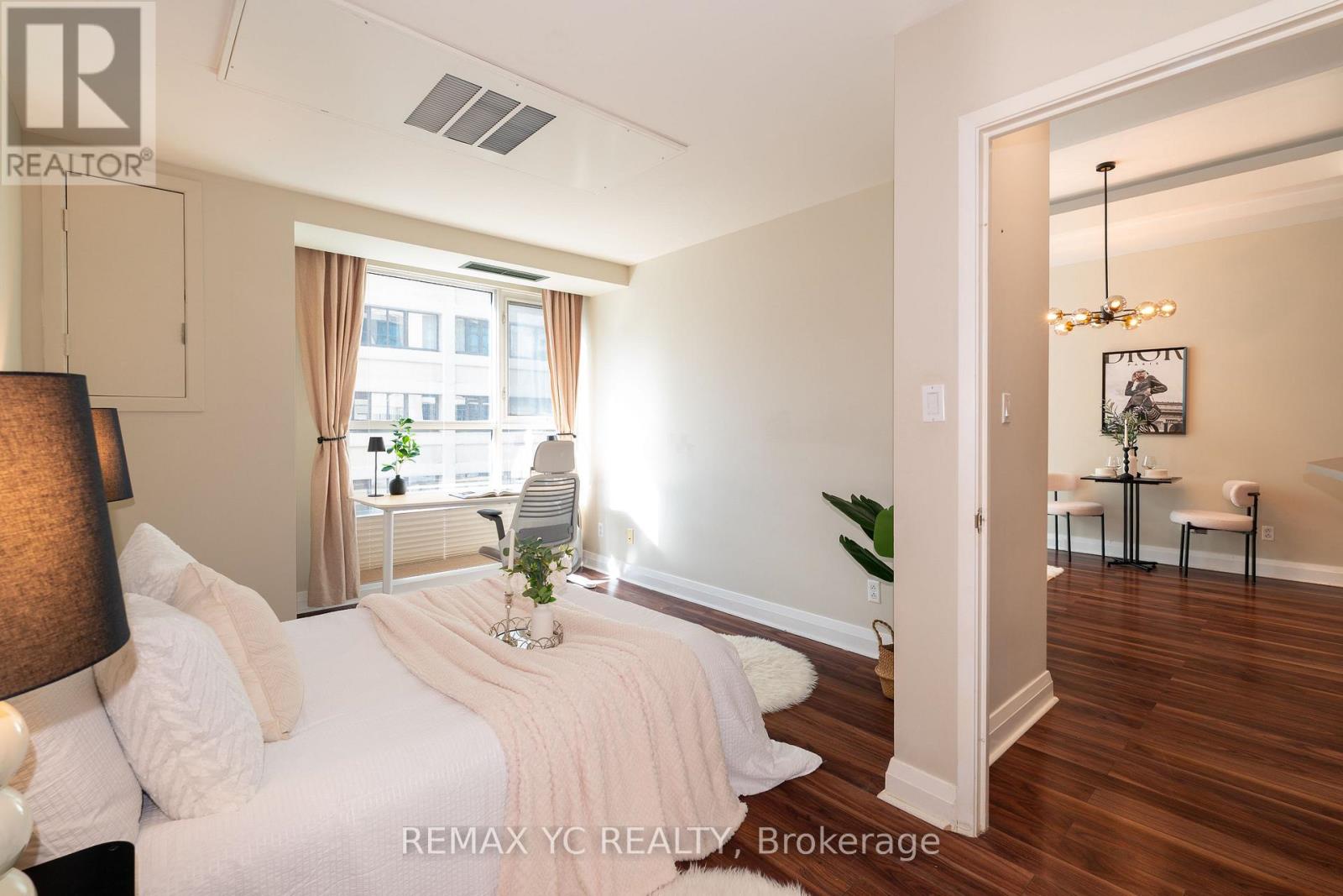 #306 8 WELLESLEY STREET E - 18