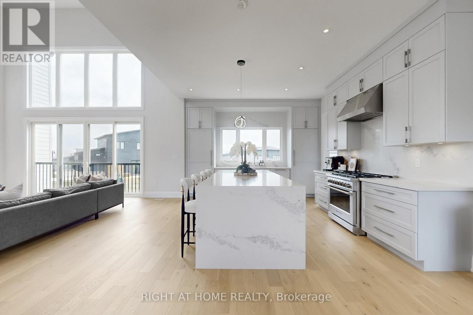 110 SLADDEN COURT - 12