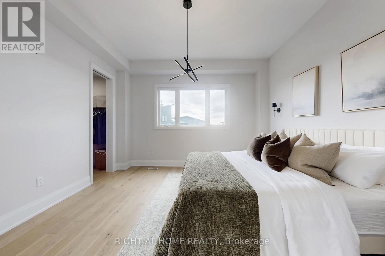 110 SLADDEN COURT - 20