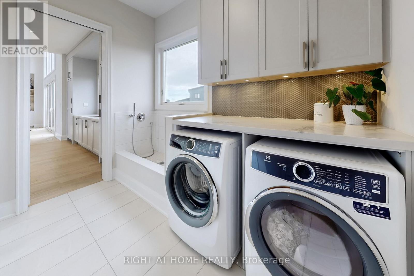 110 SLADDEN COURT - 26