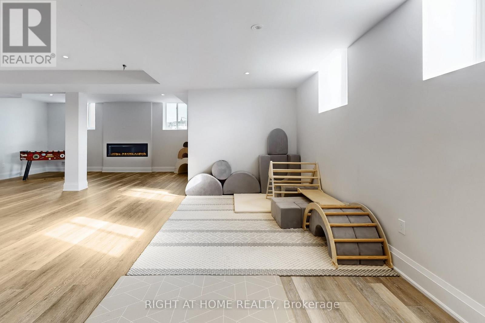 110 SLADDEN COURT - 33
