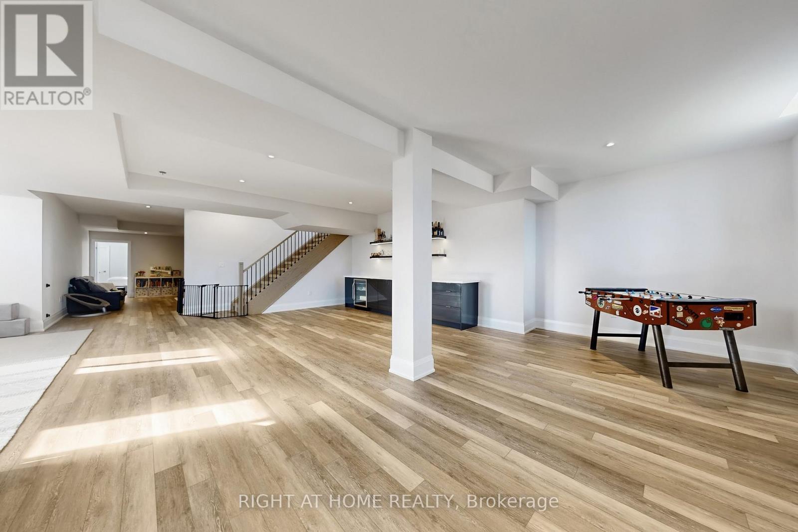 110 SLADDEN COURT - 34