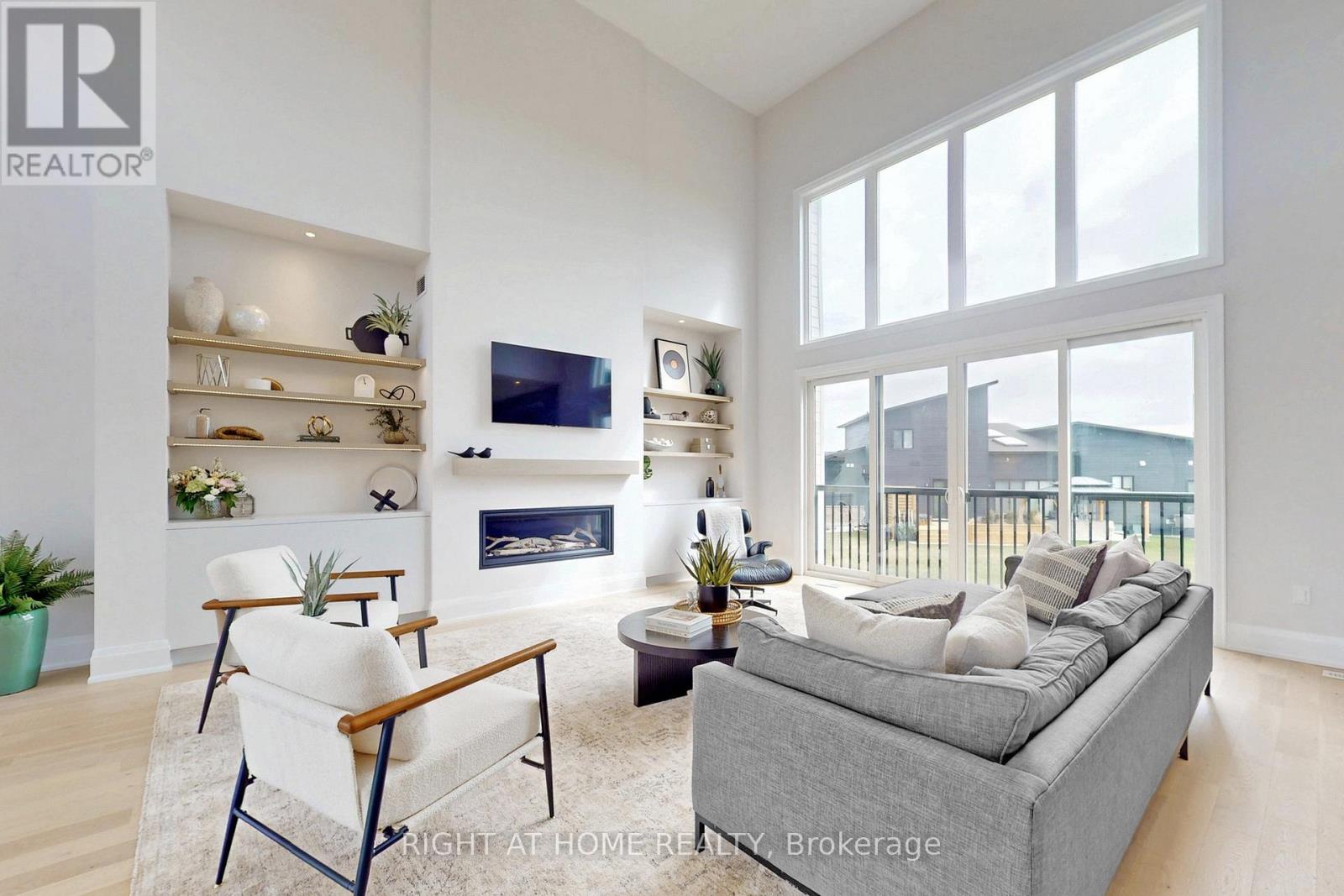 110 SLADDEN COURT - 5